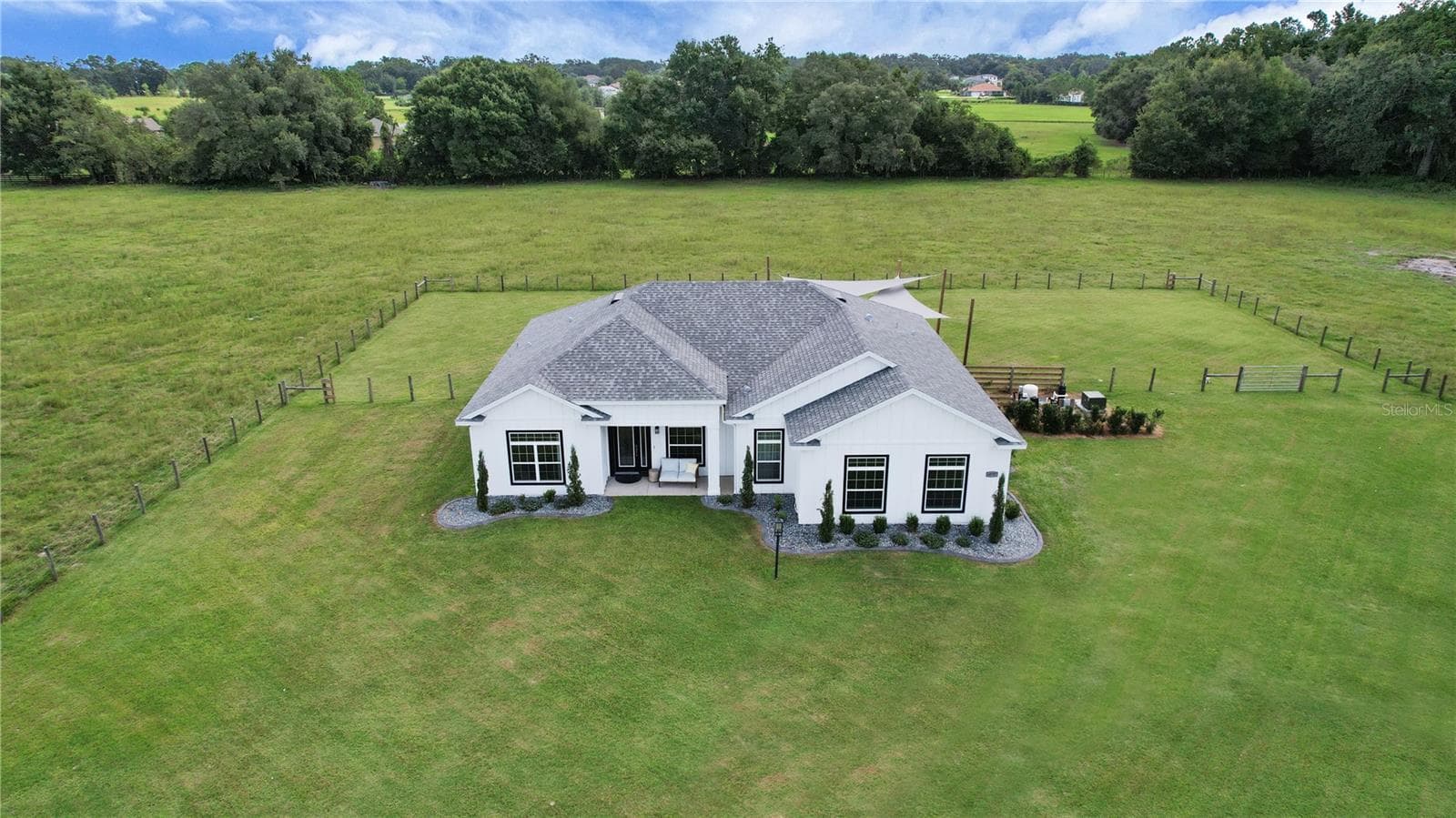 Front view of home - 10757 COUNTY ROAD 223, OXFORD