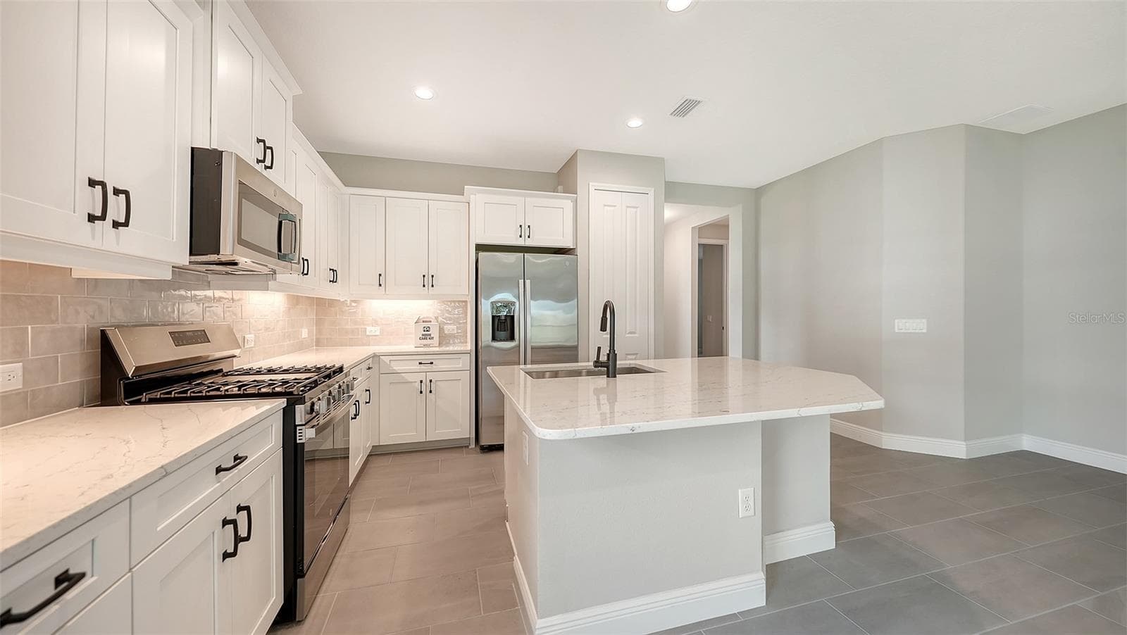 Villa at 11653 GREAT BROOK LN, PARRISH, photo 11 of 33
