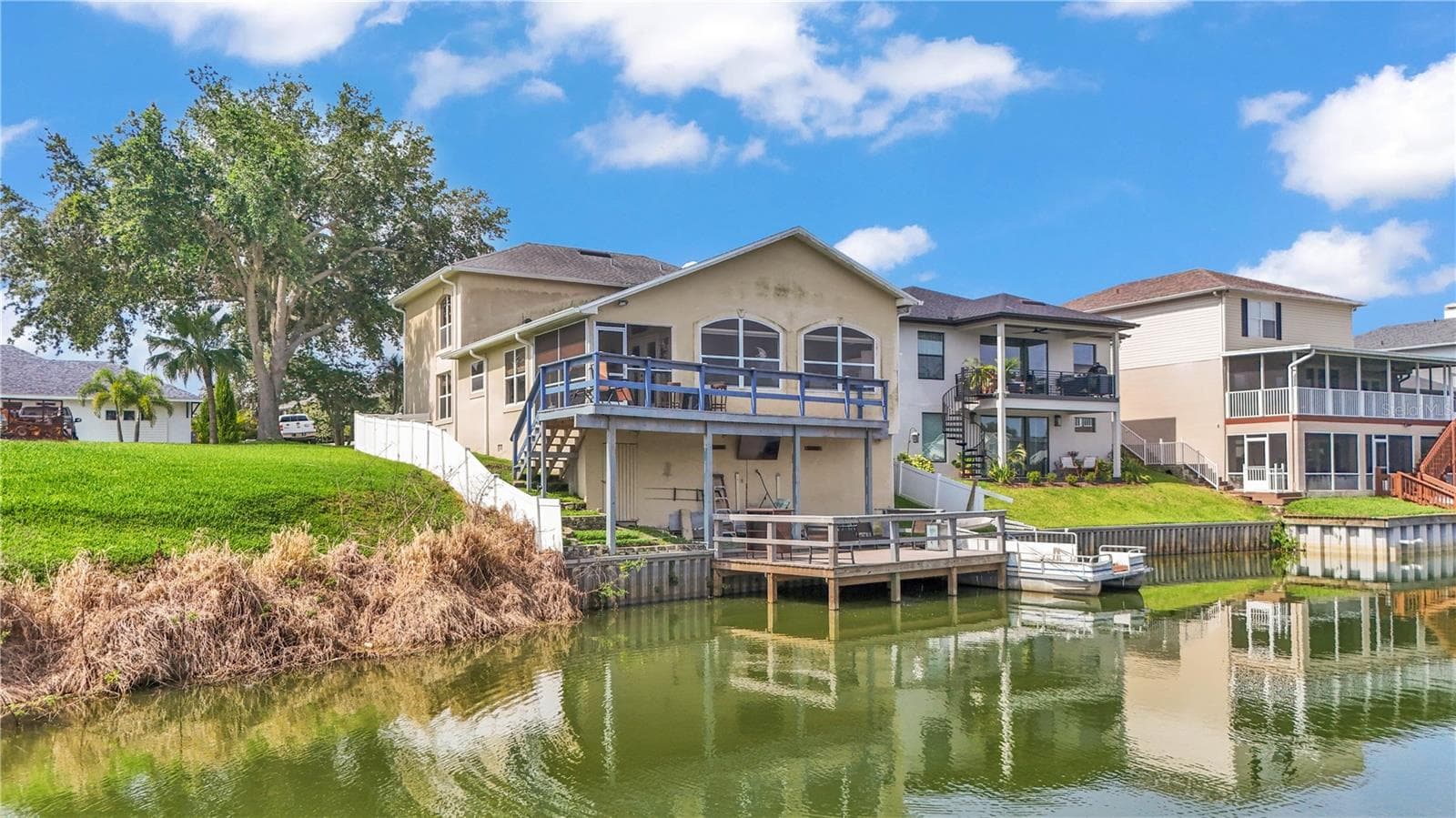 601 PENINSULAR DR