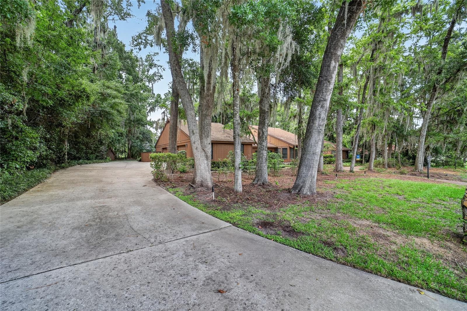 Single Family Residence at 2411 SE 15TH ST, OCALA, photo 5 of 100