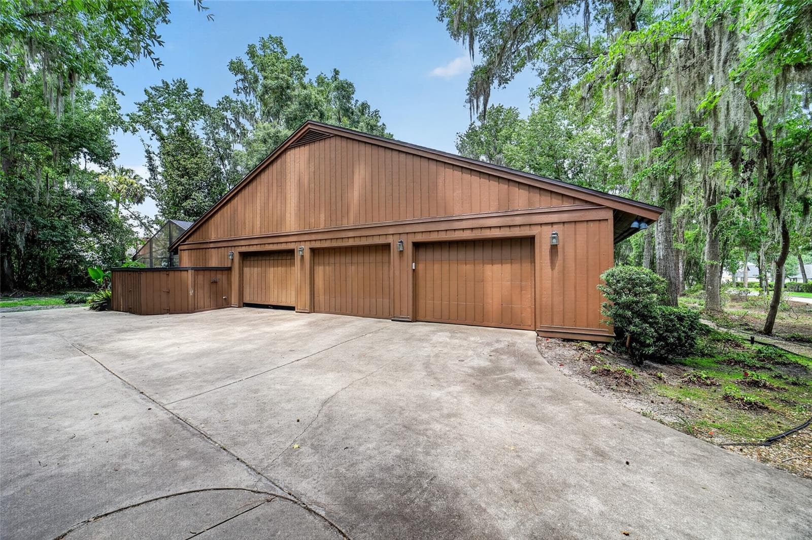 Single Family Residence at 2411 SE 15TH ST, OCALA, photo 7 of 100