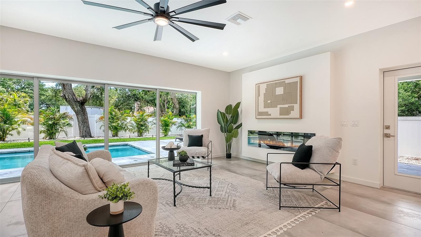 Single Family Residence at 2050 EUCLID TER, SARASOTA, photo 9 of 39