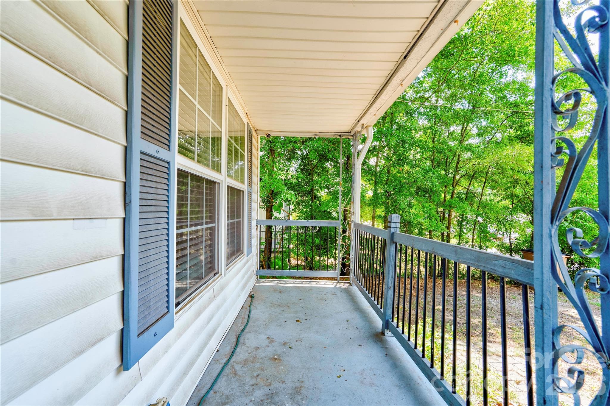 Covered Front Porch - Shelby