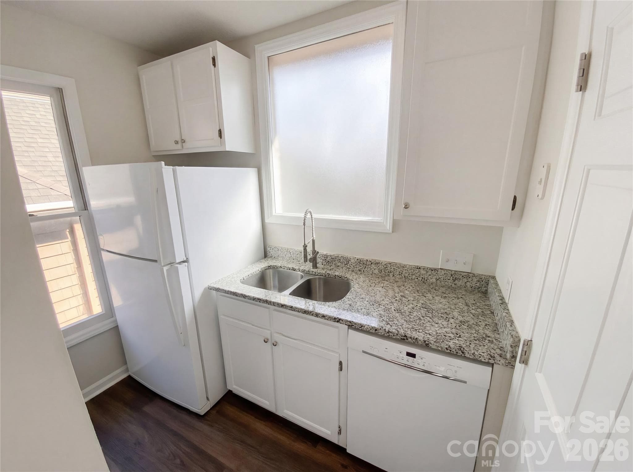 Condominium at 1101 E Morehead Street, Charlotte, photo 9 of 15