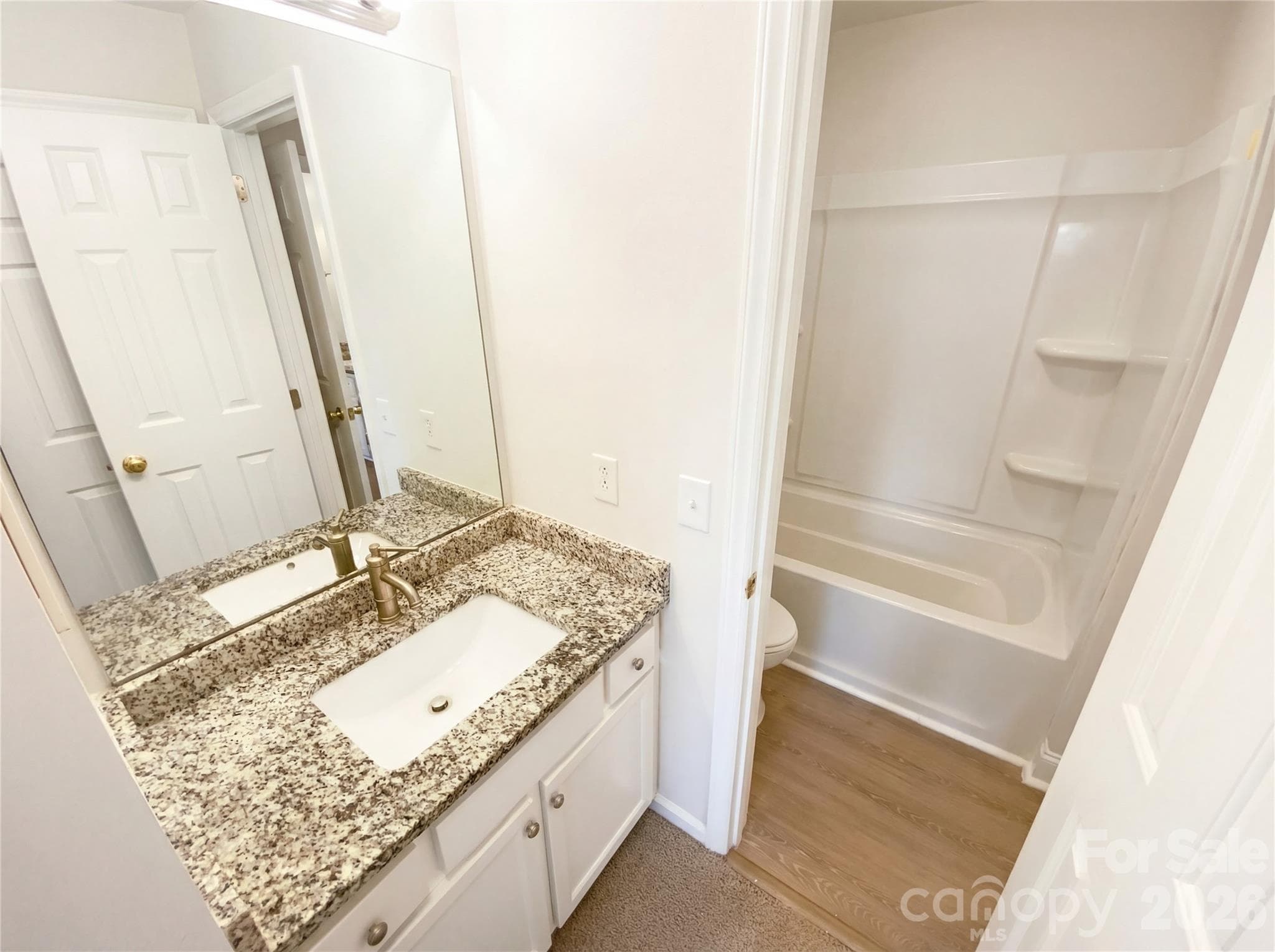 Condominium at 1101 E Morehead Street, Charlotte, photo 11 of 15