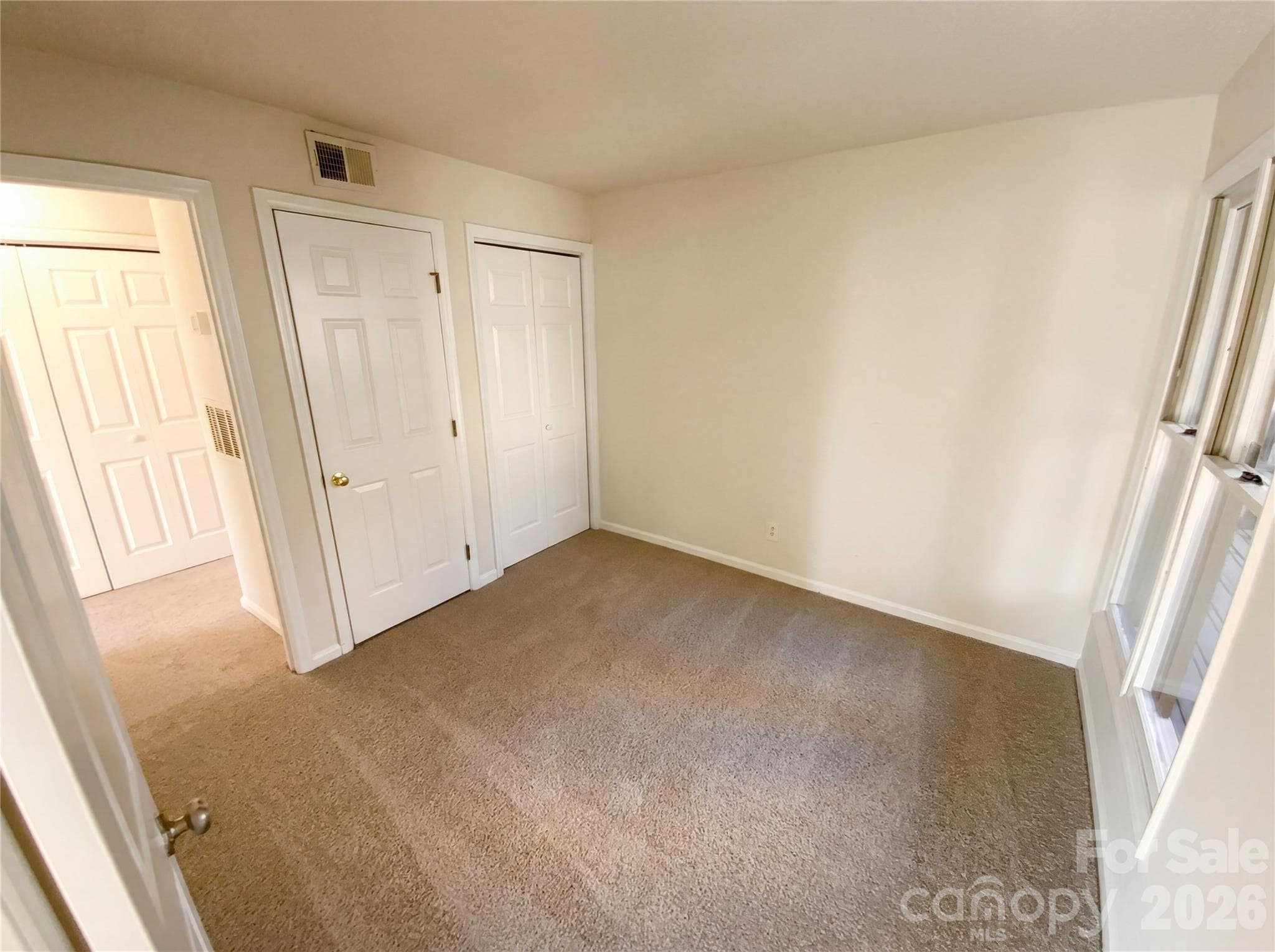 Condominium at 1101 E Morehead Street, Charlotte, photo 13 of 15