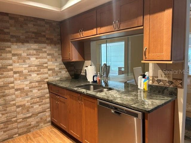 Kitchen - 7102 W COUNTRY CLUB DR N, SARASOTA