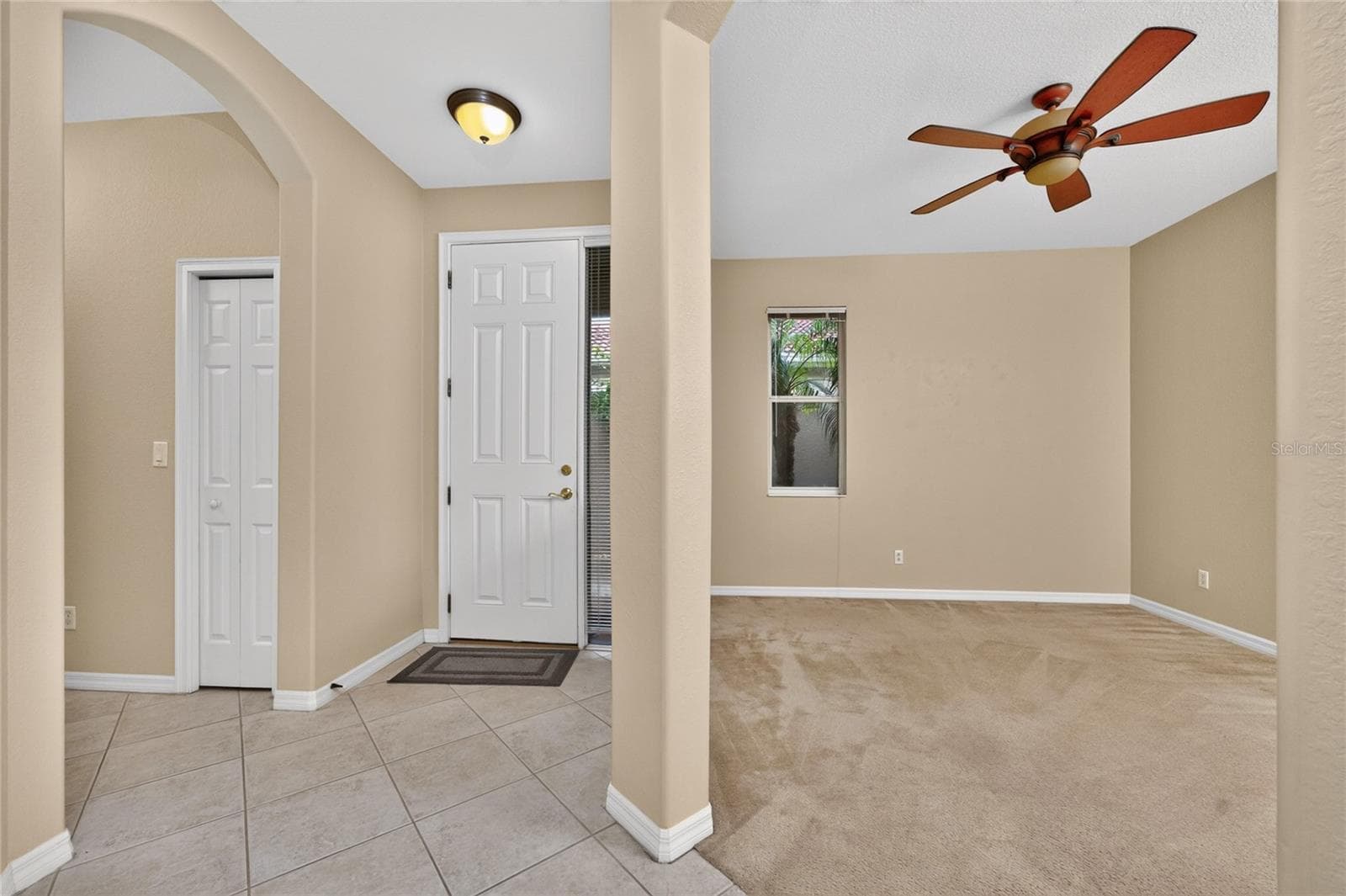 Single Family Residence at 246 MESTRE PL, NORTH VENICE, photo 3 of 64