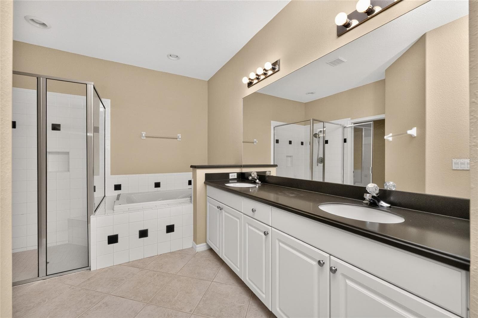 Single Family Residence at 246 MESTRE PL, NORTH VENICE, photo 31 of 64