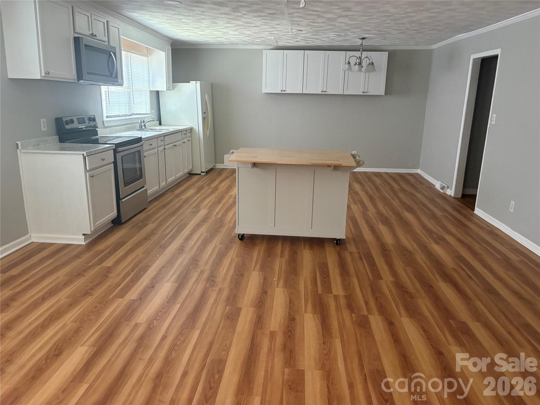 Living Room Open Concept - Concord