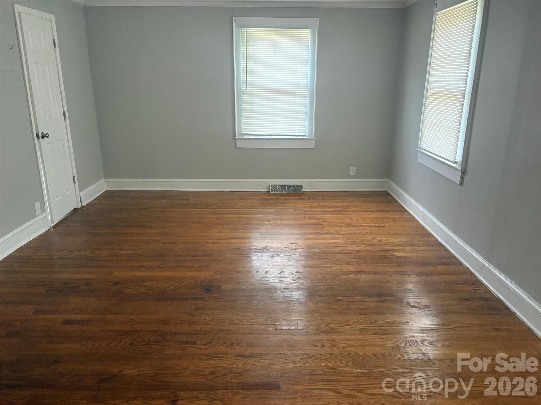 Large Primary Bedroom - Concord