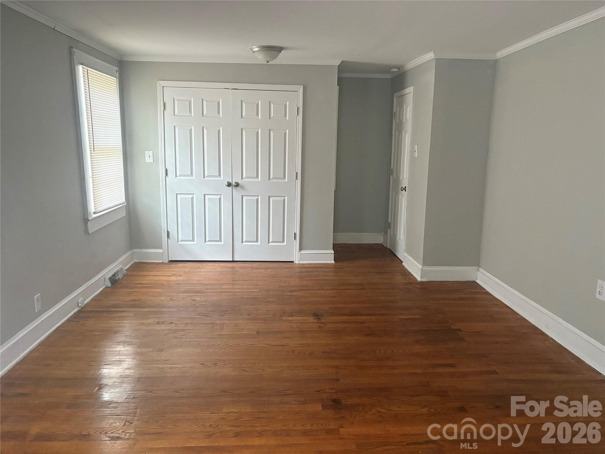 Large Primary Bedroom - Concord