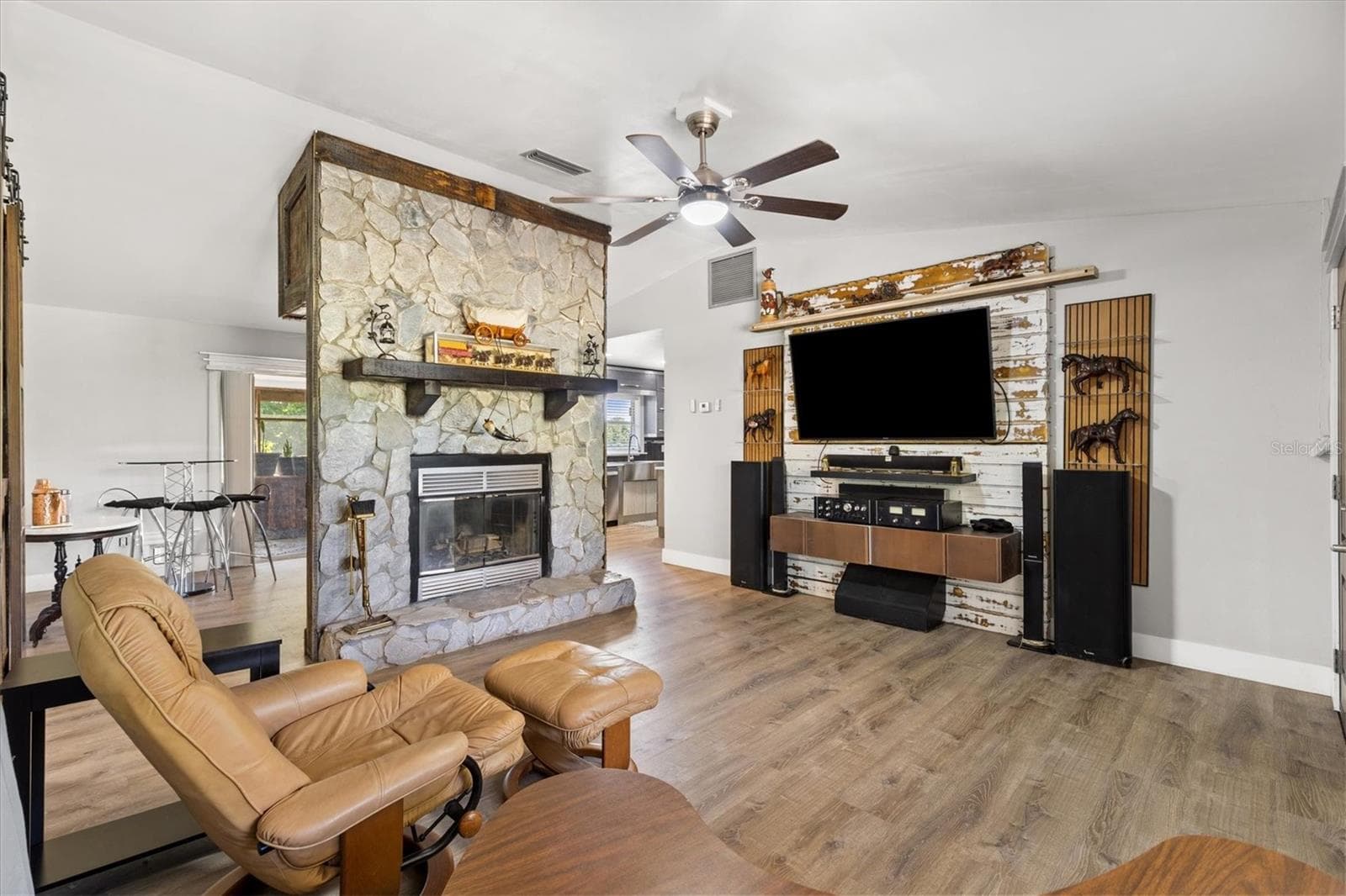 Single Family Residence at 37149 GRAYS AIRPORT RD, LADY LAKE, photo 5 of 29
