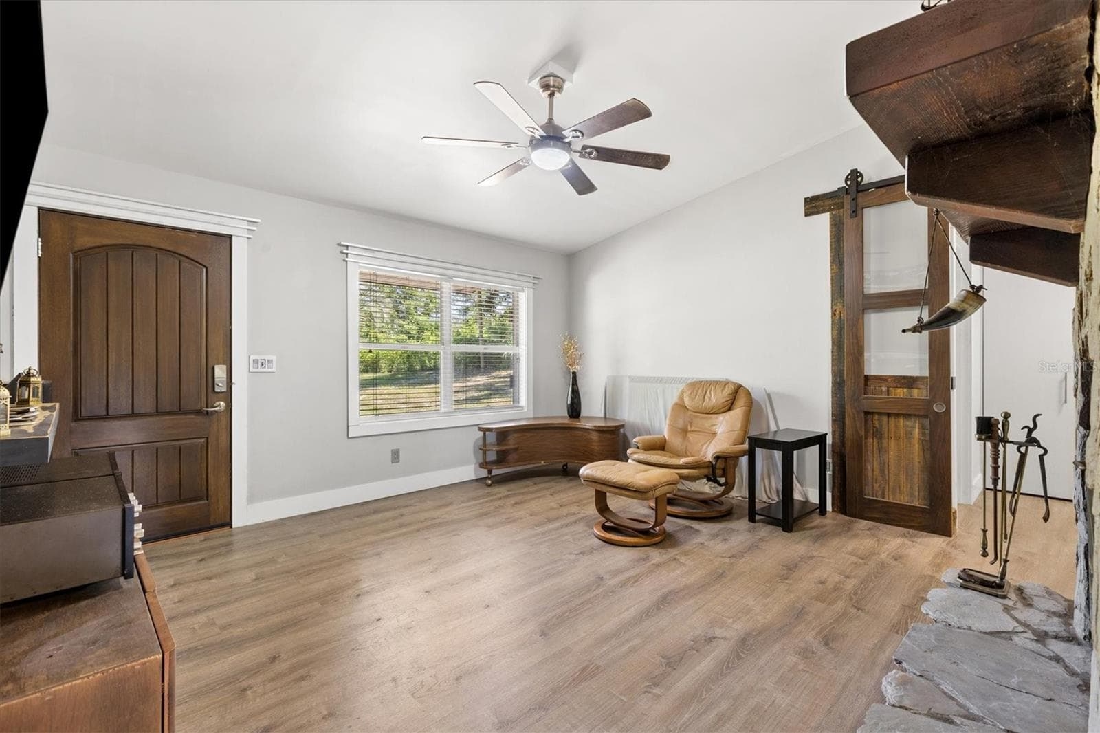 Single Family Residence at 37149 GRAYS AIRPORT RD, LADY LAKE, photo 6 of 29