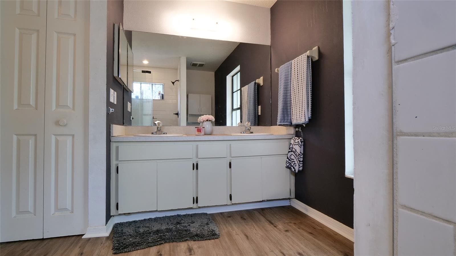 Single Family Residence at 1048 MALLETWOOD DR, BRANDON, photo 29 of 55