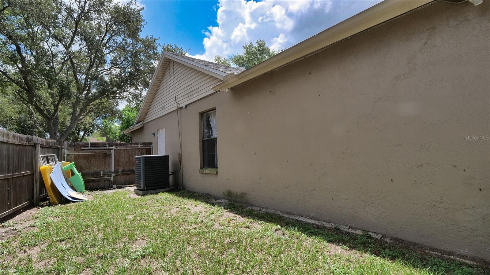 Single Family Residence at 1048 MALLETWOOD DR, BRANDON, photo 52 of 55