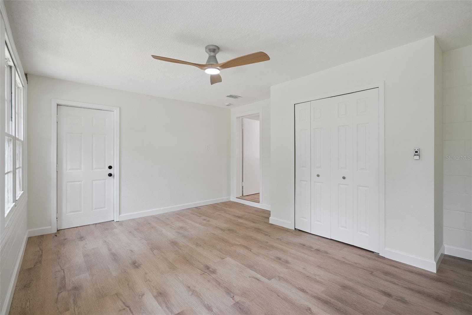Single Family Residence at 137 LUCERNE DR, DEBARY, photo 13 of 28