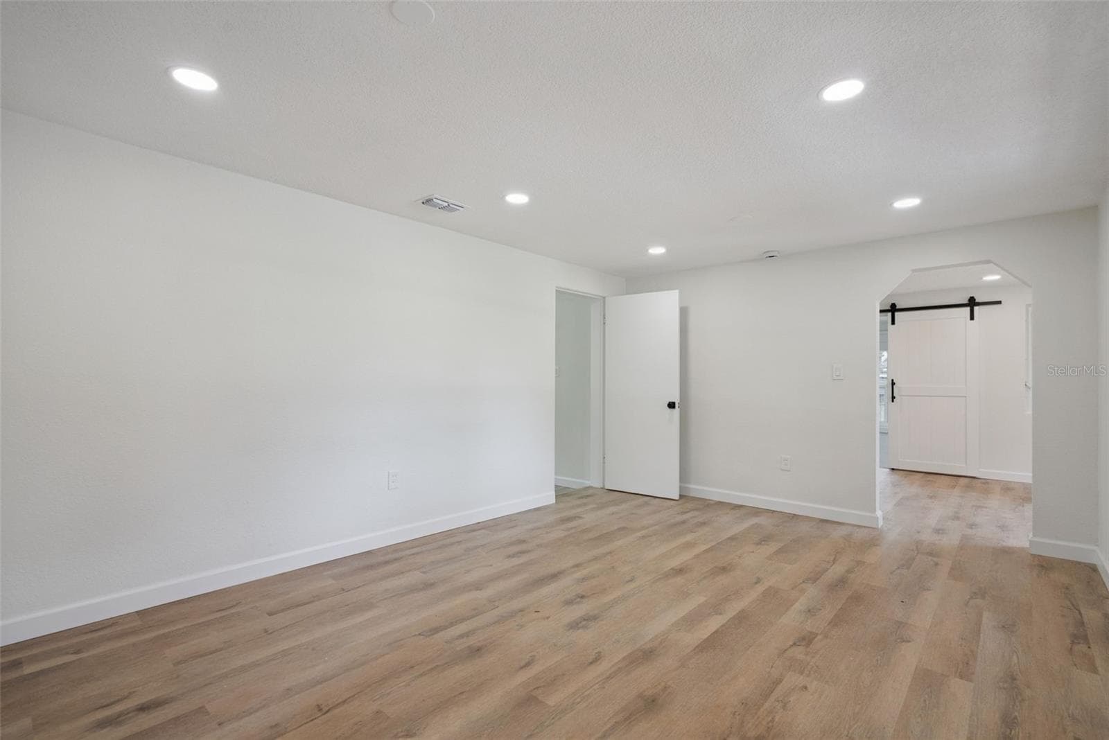 Single Family Residence at 137 LUCERNE DR, DEBARY, photo 17 of 28