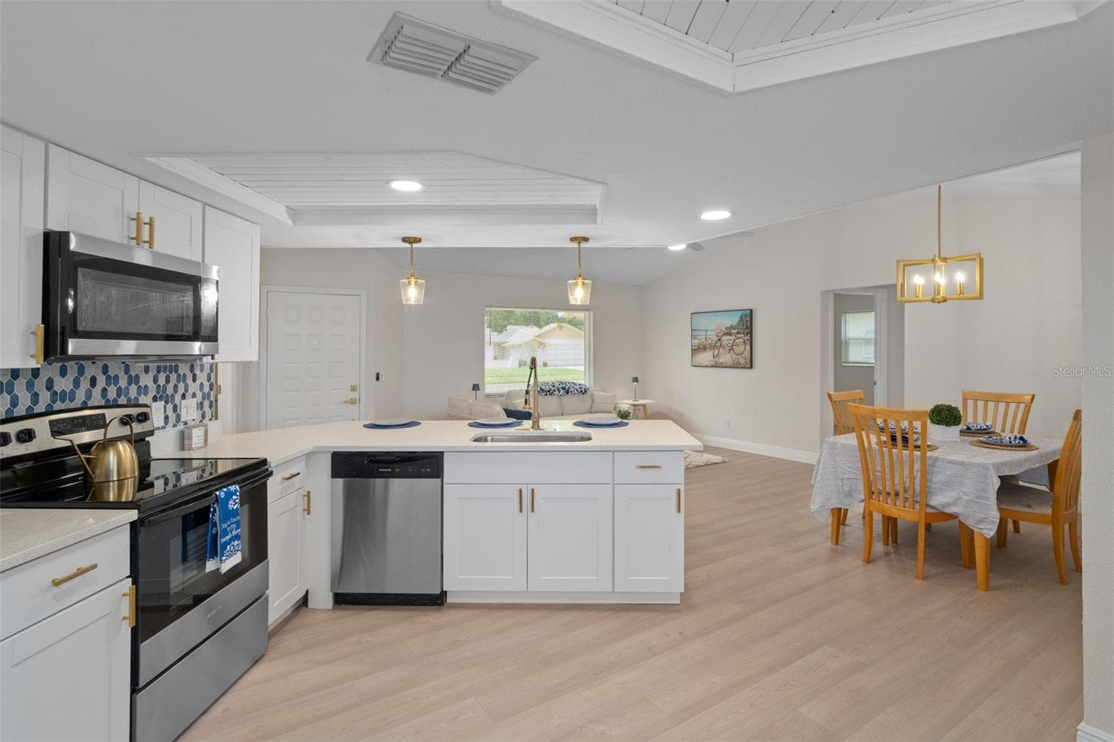 Single Family Residence at 8643 WOODBRIDGE DR, NEW PORT RICHEY, photo 9 of 25