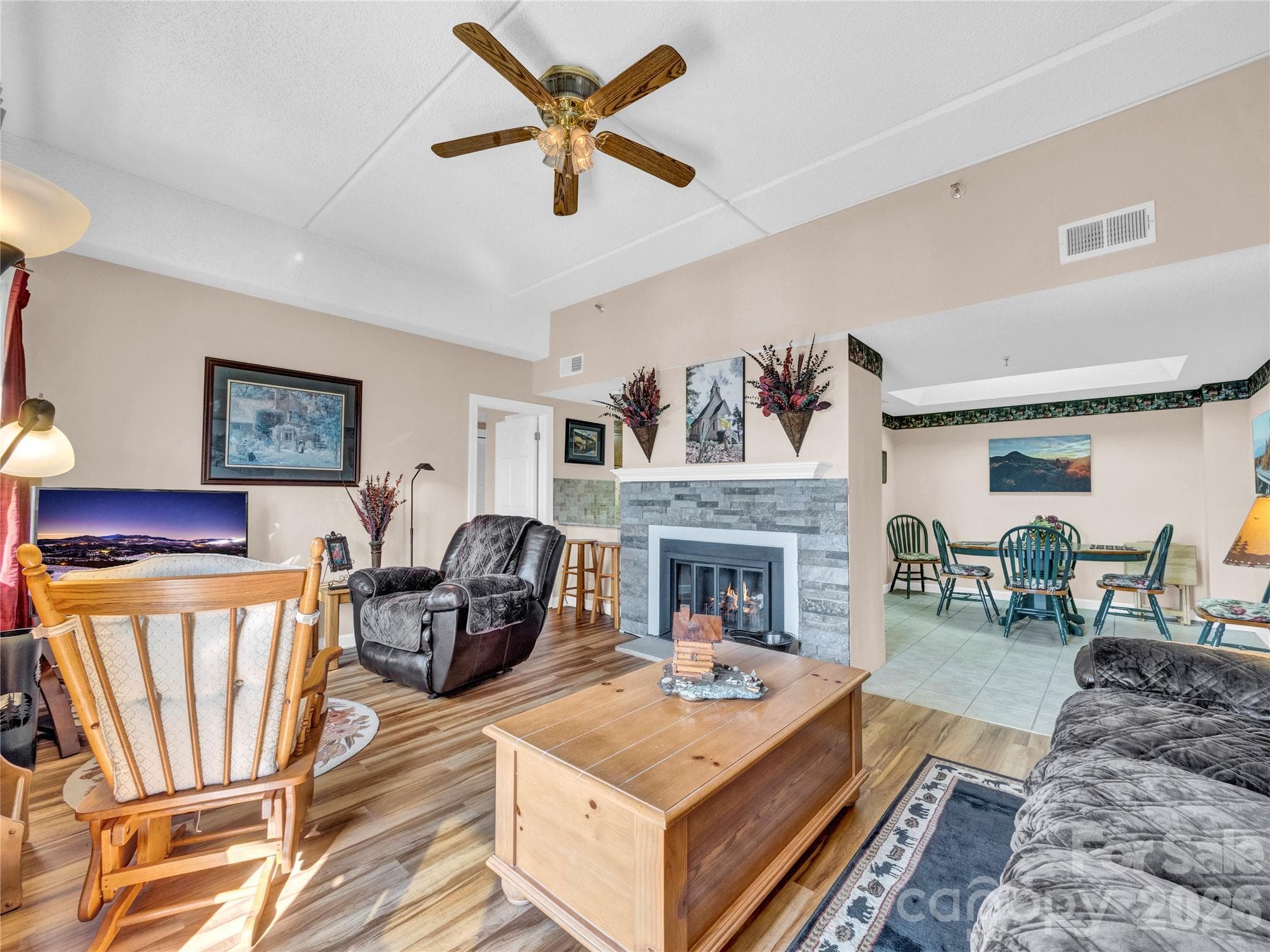 Condominium at 303 Sugar Top Drive, Sugar Mountain, photo 6 of 34