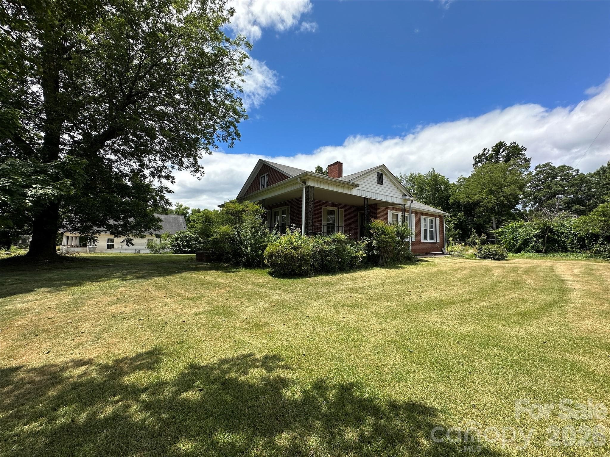 Single Family Residence at Lenoir, photo 2 of 22