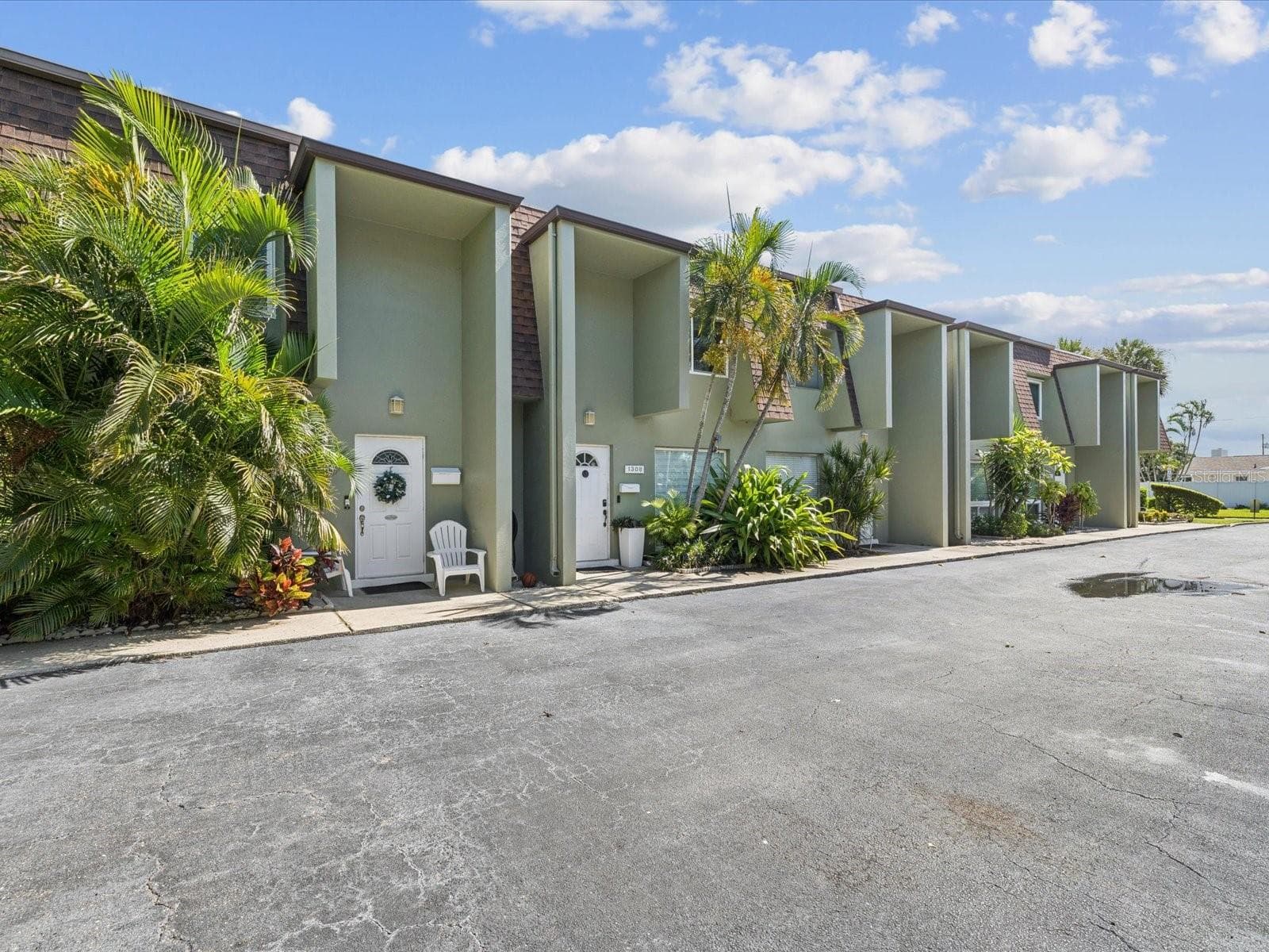 Townhouse at 1308 70TH ST N, ST PETERSBURG, photo 37 of 62