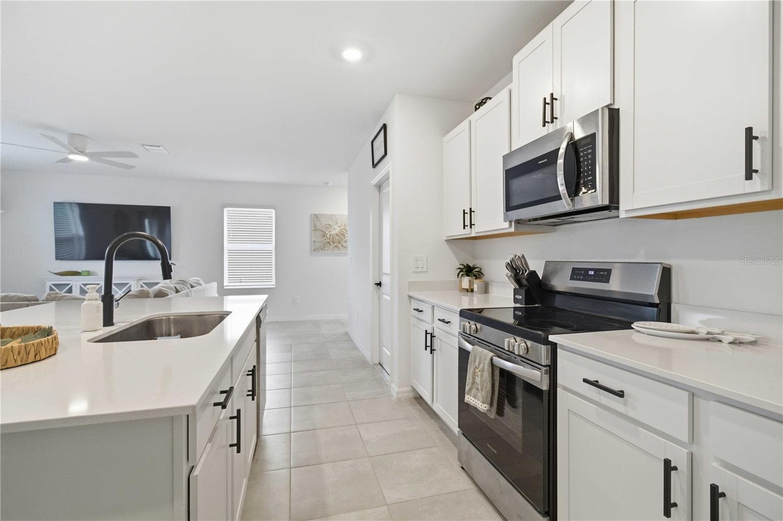 Single Family Residence at 13961 LILAC SKY TER, BRADENTON, photo 4 of 45