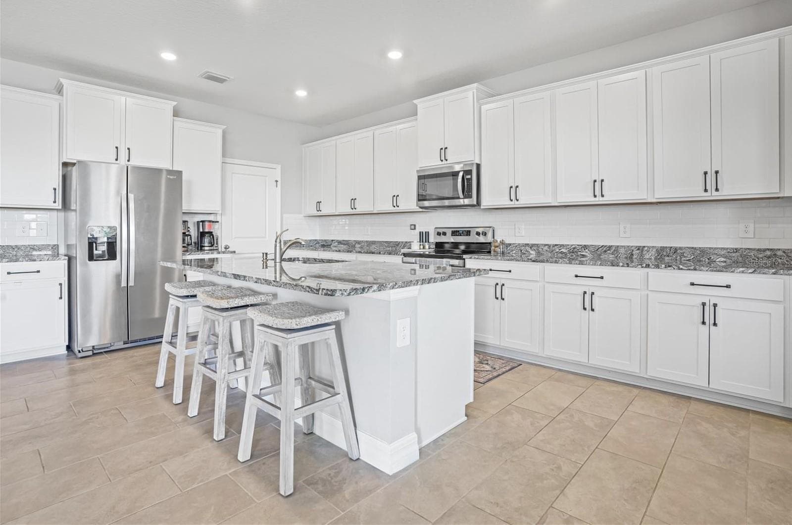 Single Family Residence at 17925 FATTORIA TER, LAKEWOOD RANCH, photo 10 of 32