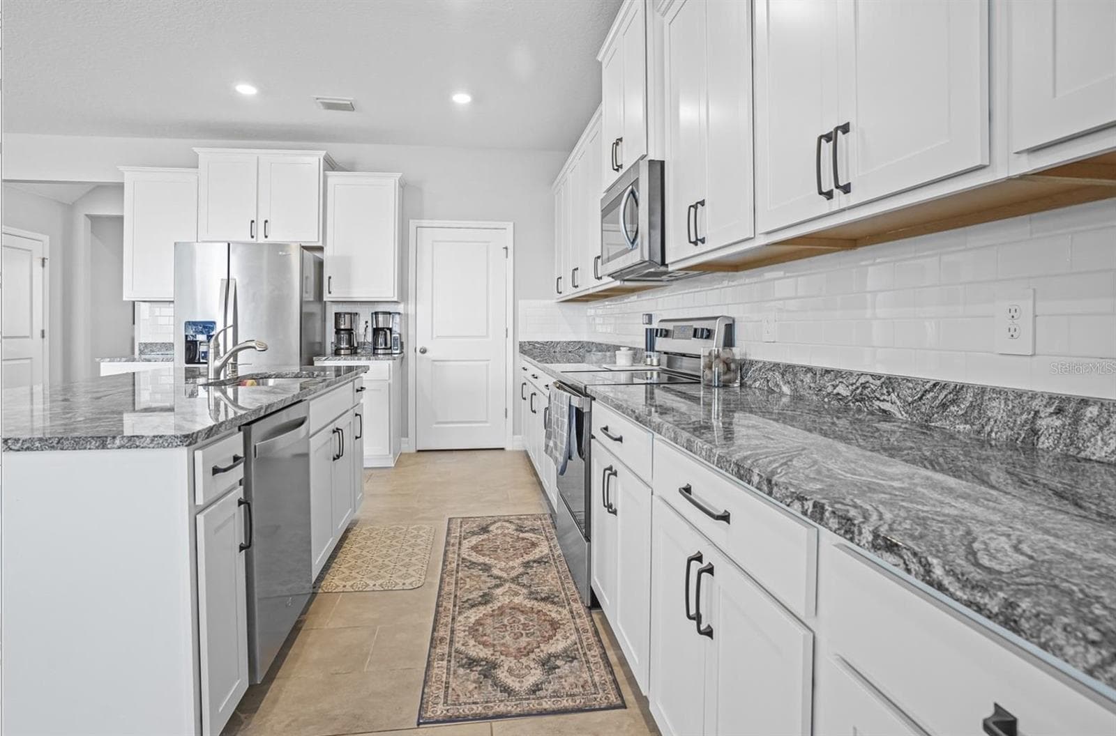 Single Family Residence at 17925 FATTORIA TER, LAKEWOOD RANCH, photo 12 of 32