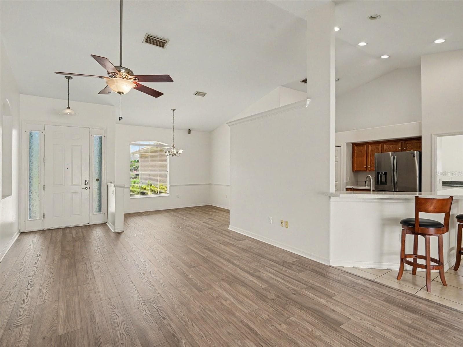 Single Family Residence at 535 PLANTERS MANOR WAY, BRADENTON, photo 3 of 39
