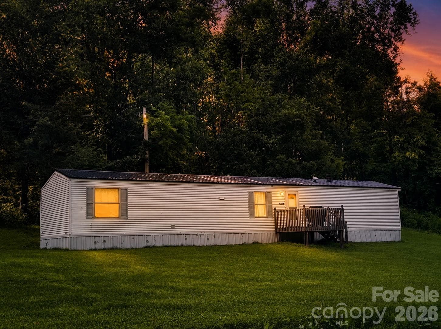 Single Family Residence at 492 Chestnut Mountain Road, Spruce Pine, photo 2 of 29
