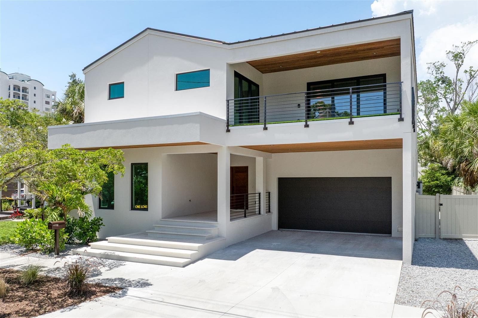 Single Family Residence at 1681 OAK ST, SARASOTA, photo 2 of 89
