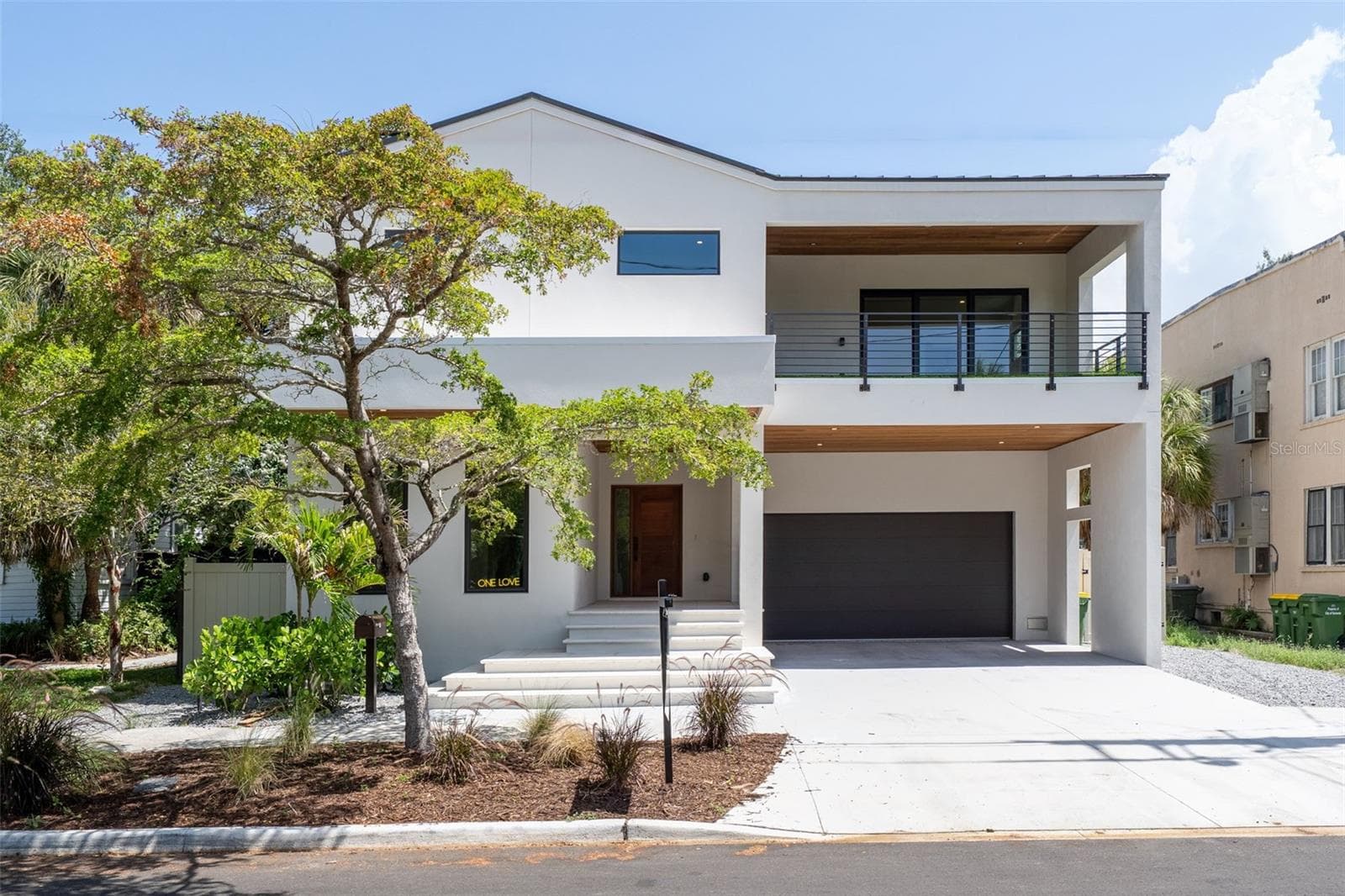 Single Family Residence at 1681 OAK ST, SARASOTA, photo 3 of 89