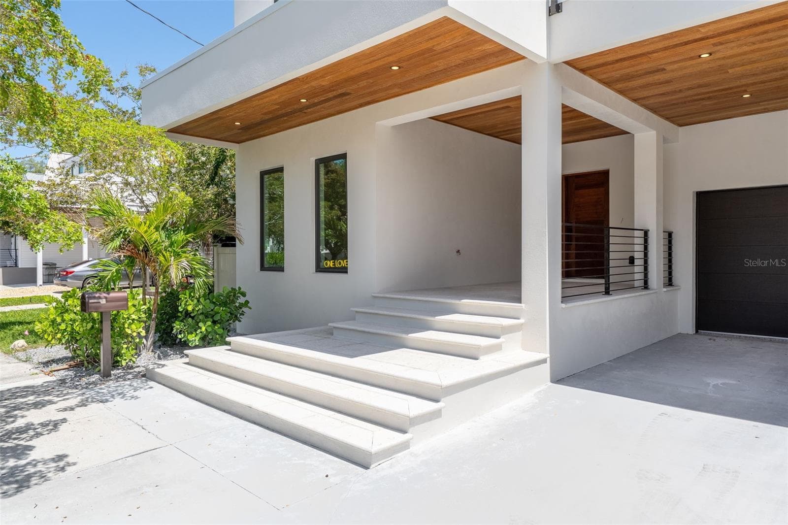 Single Family Residence at 1681 OAK ST, SARASOTA, photo 6 of 89