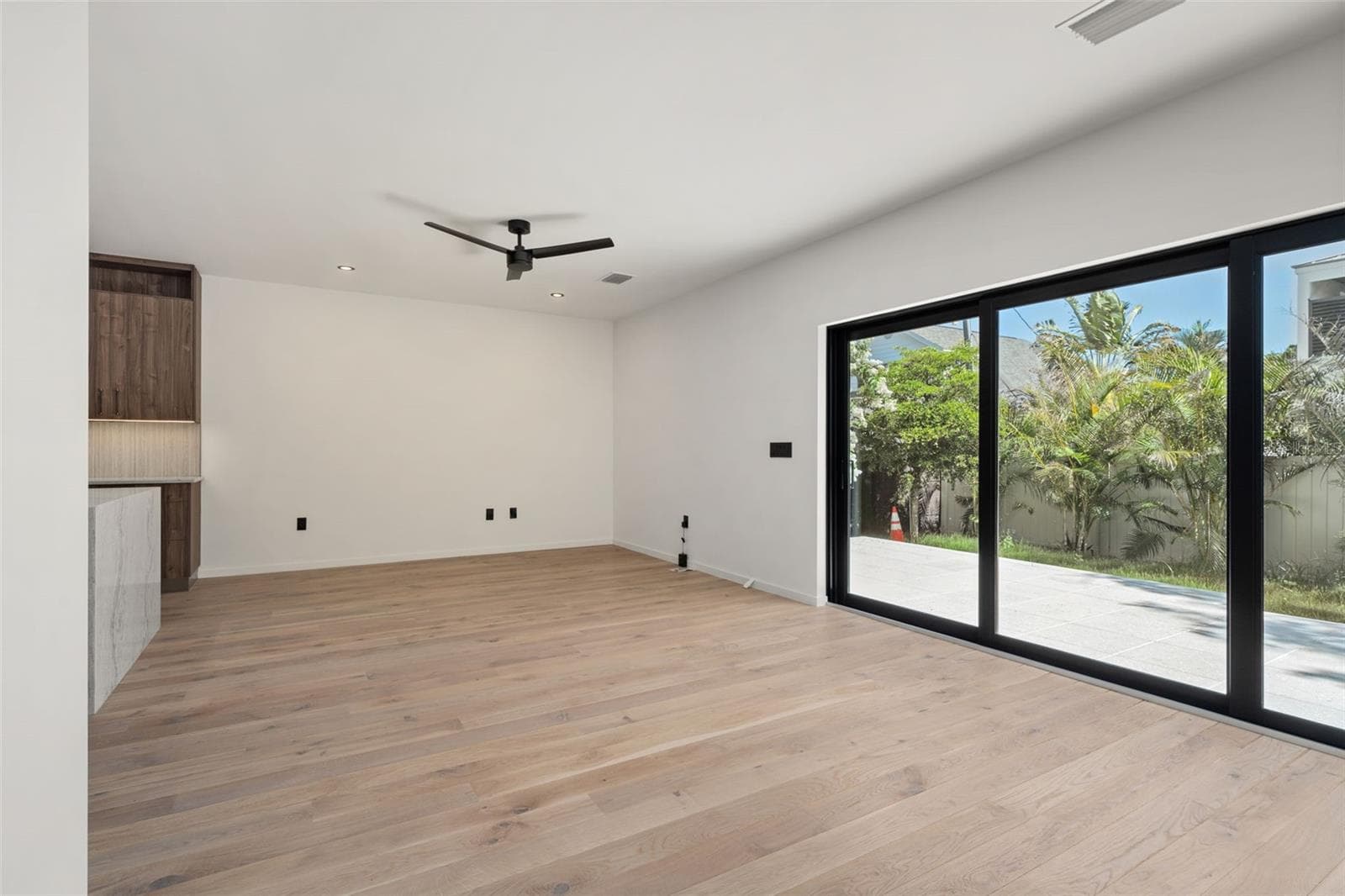 Single Family Residence at 1681 OAK ST, SARASOTA, photo 34 of 89