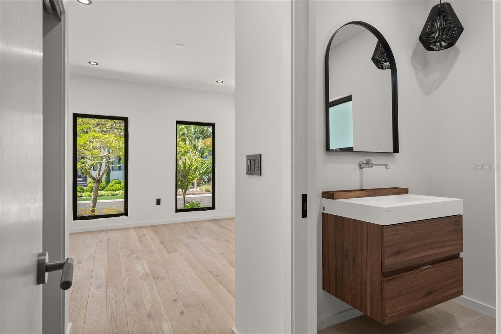Single Family Residence at 1681 OAK ST, SARASOTA, photo 53 of 89