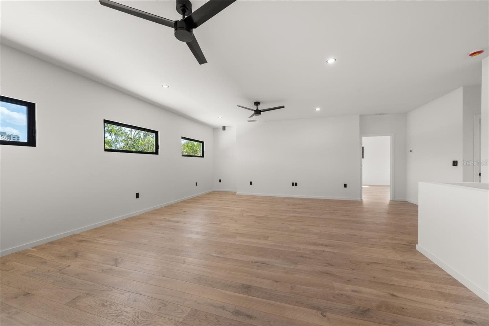 Single Family Residence at 1681 OAK ST, SARASOTA, photo 60 of 89