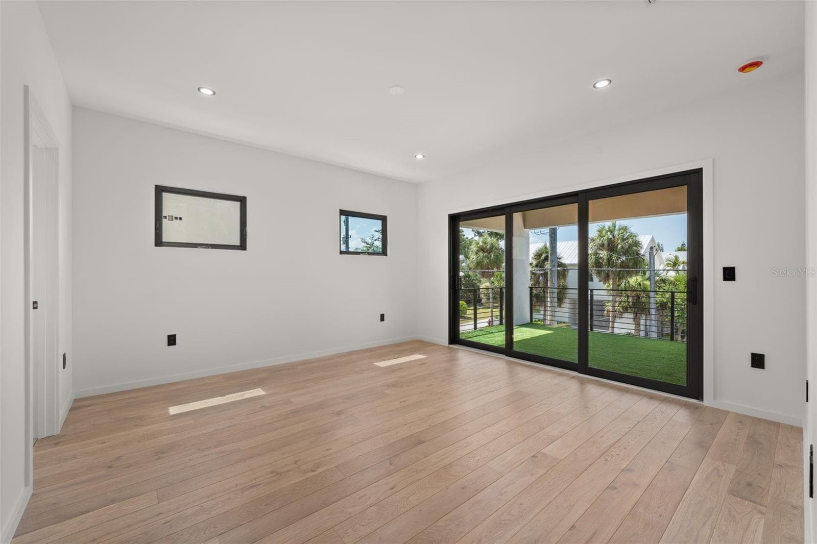 Single Family Residence at 1681 OAK ST, SARASOTA, photo 64 of 89