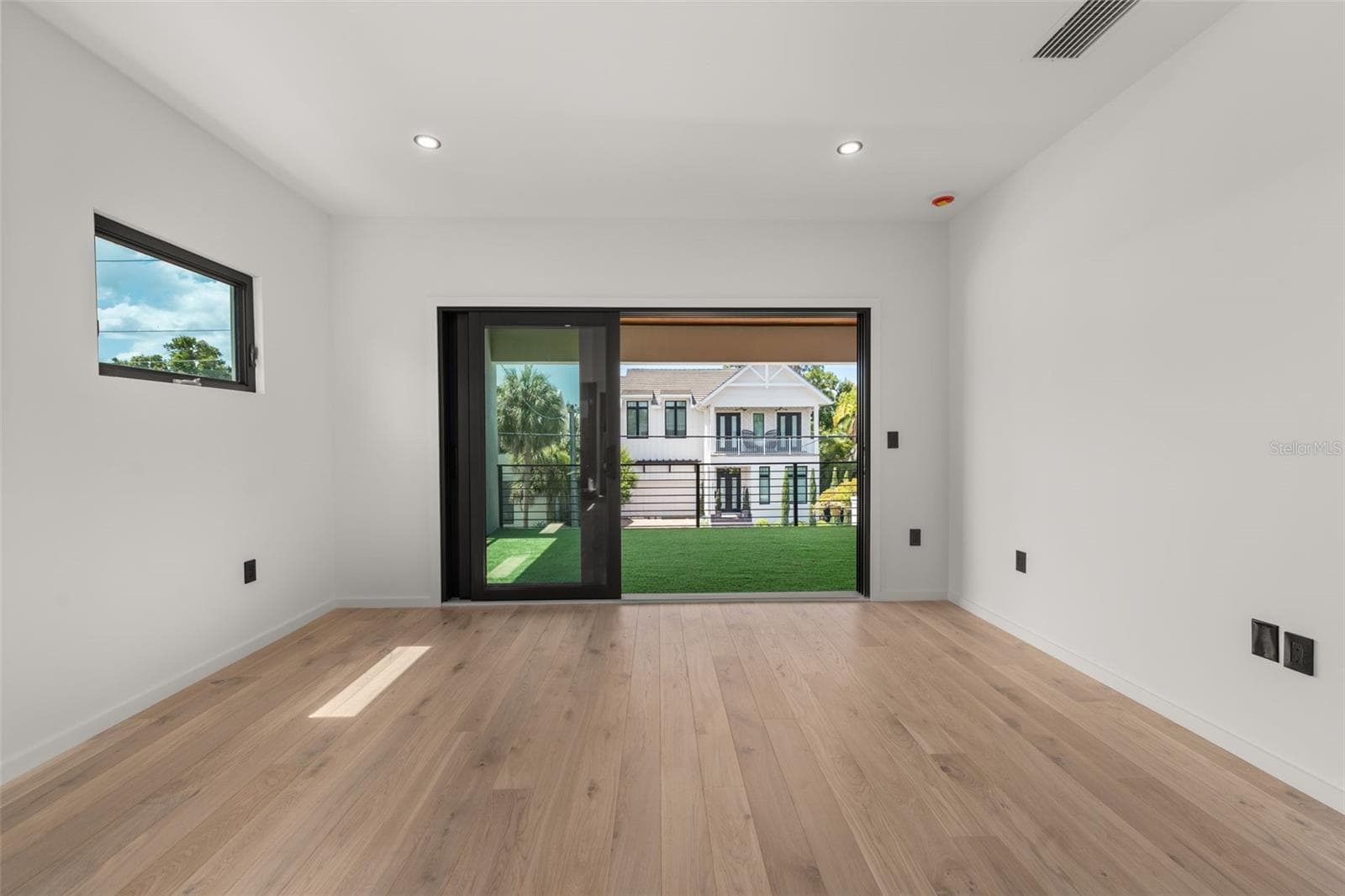 Single Family Residence at 1681 OAK ST, SARASOTA, photo 65 of 89