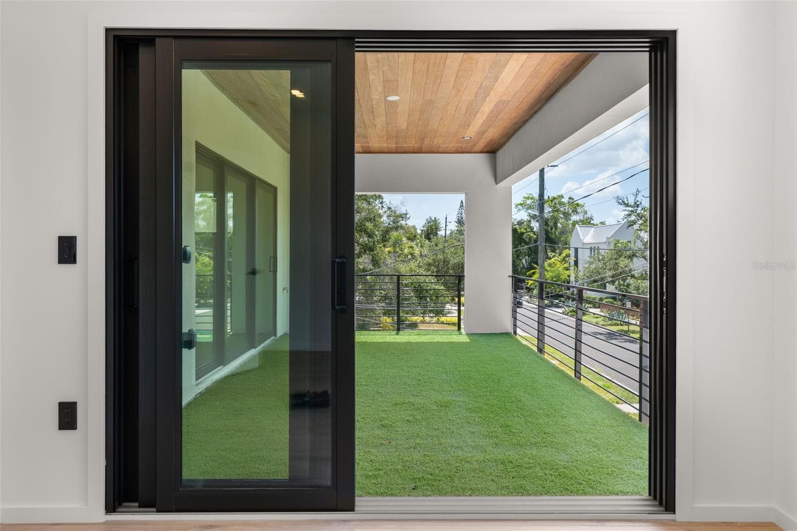 Single Family Residence at 1681 OAK ST, SARASOTA, photo 66 of 89