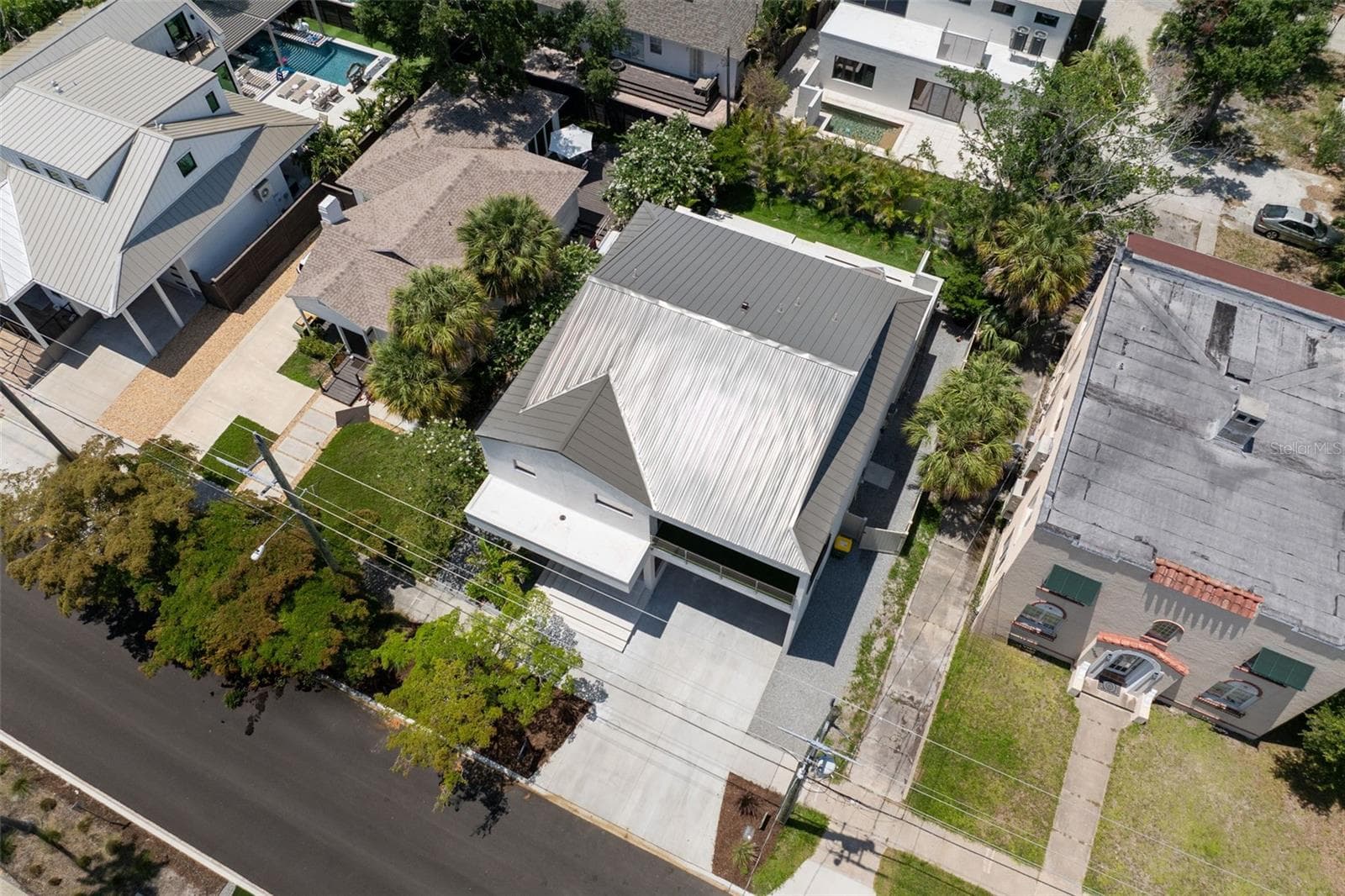 Single Family Residence at 1681 OAK ST, SARASOTA, photo 78 of 89