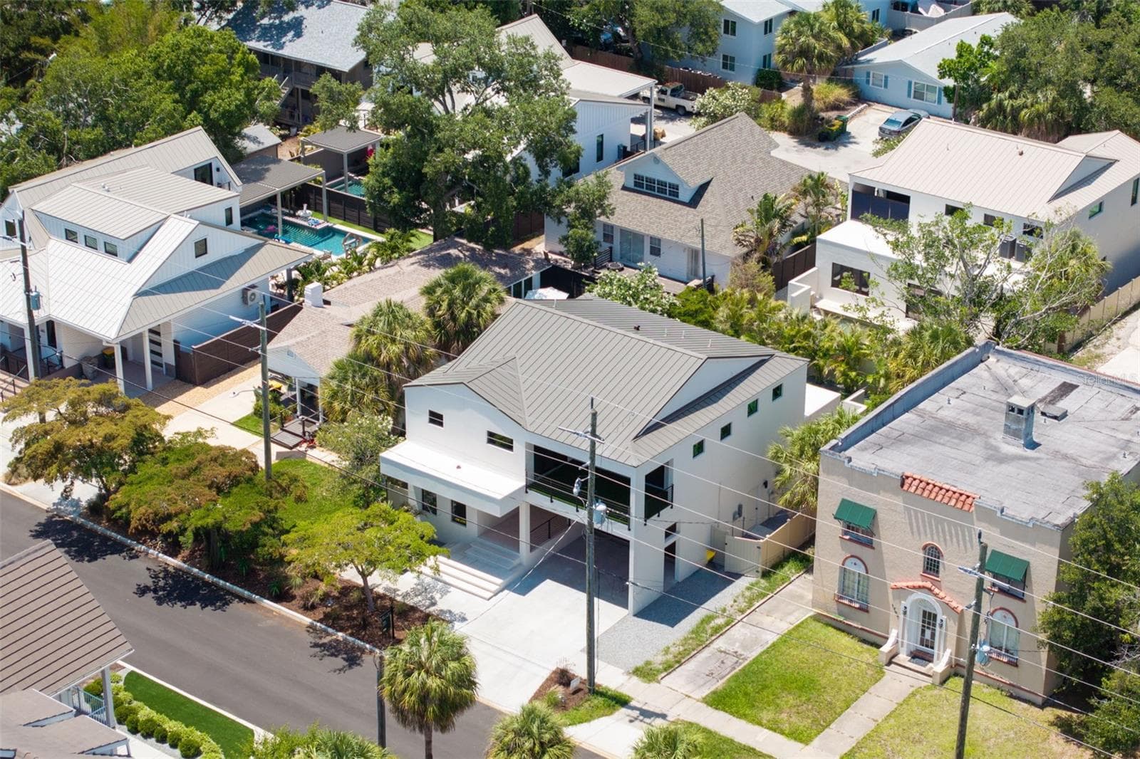 Single Family Residence at 1681 OAK ST, SARASOTA, photo 79 of 89