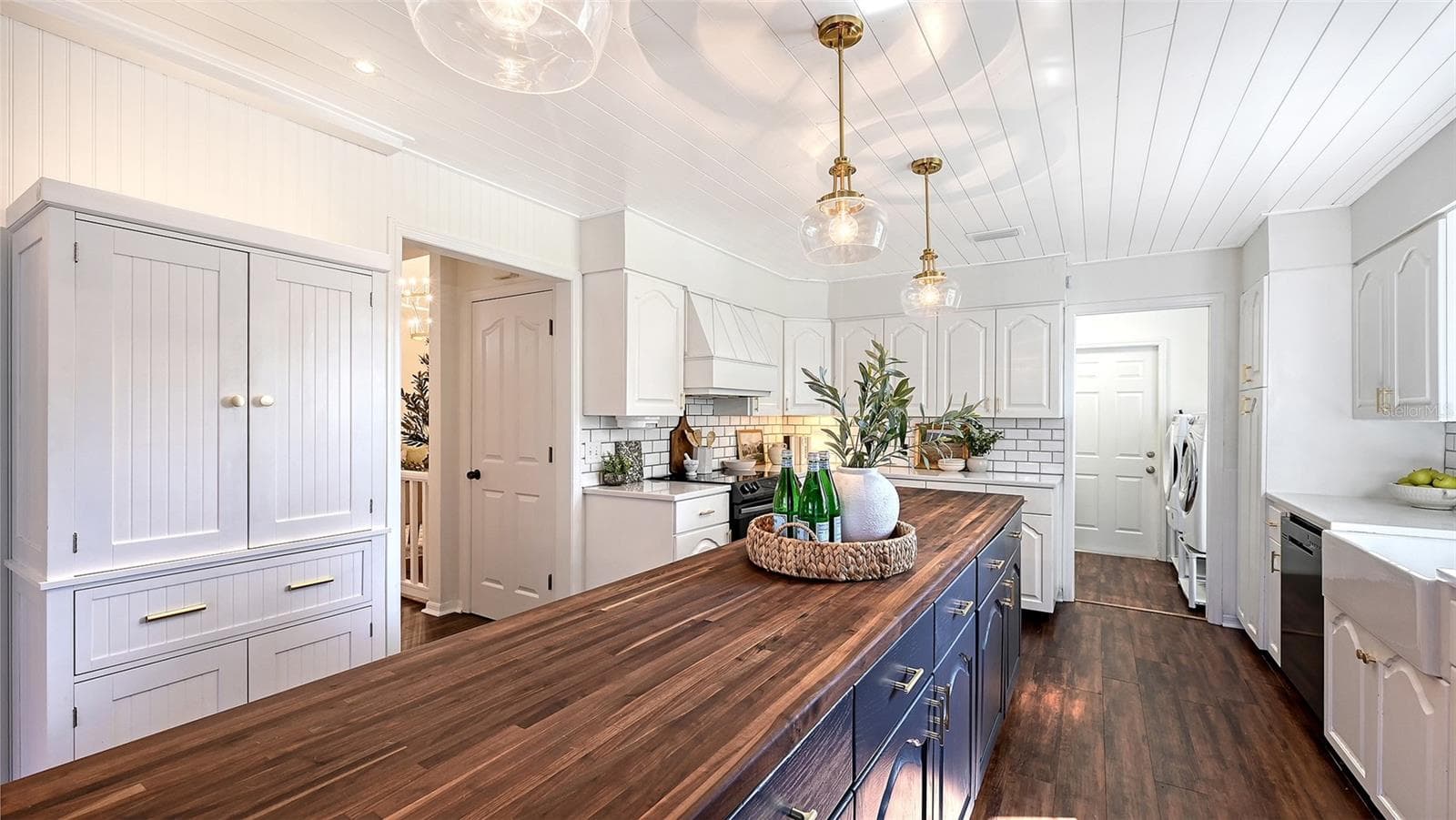 Kitchen with Island - 28401 104TH DR E, MYAKKA CITY
