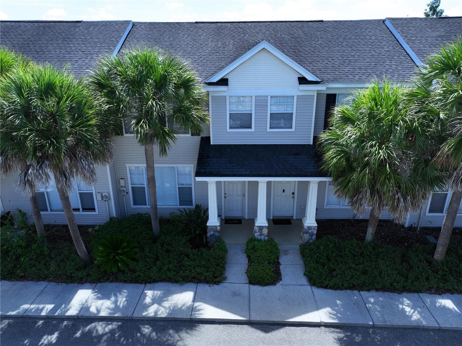 Townhouse at 12207 COUNTRY WHITE CIR, TAMPA, photo 2 of 37