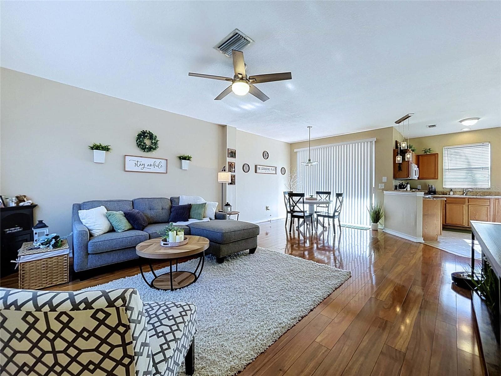 Townhouse at 12207 COUNTRY WHITE CIR, TAMPA, photo 5 of 37