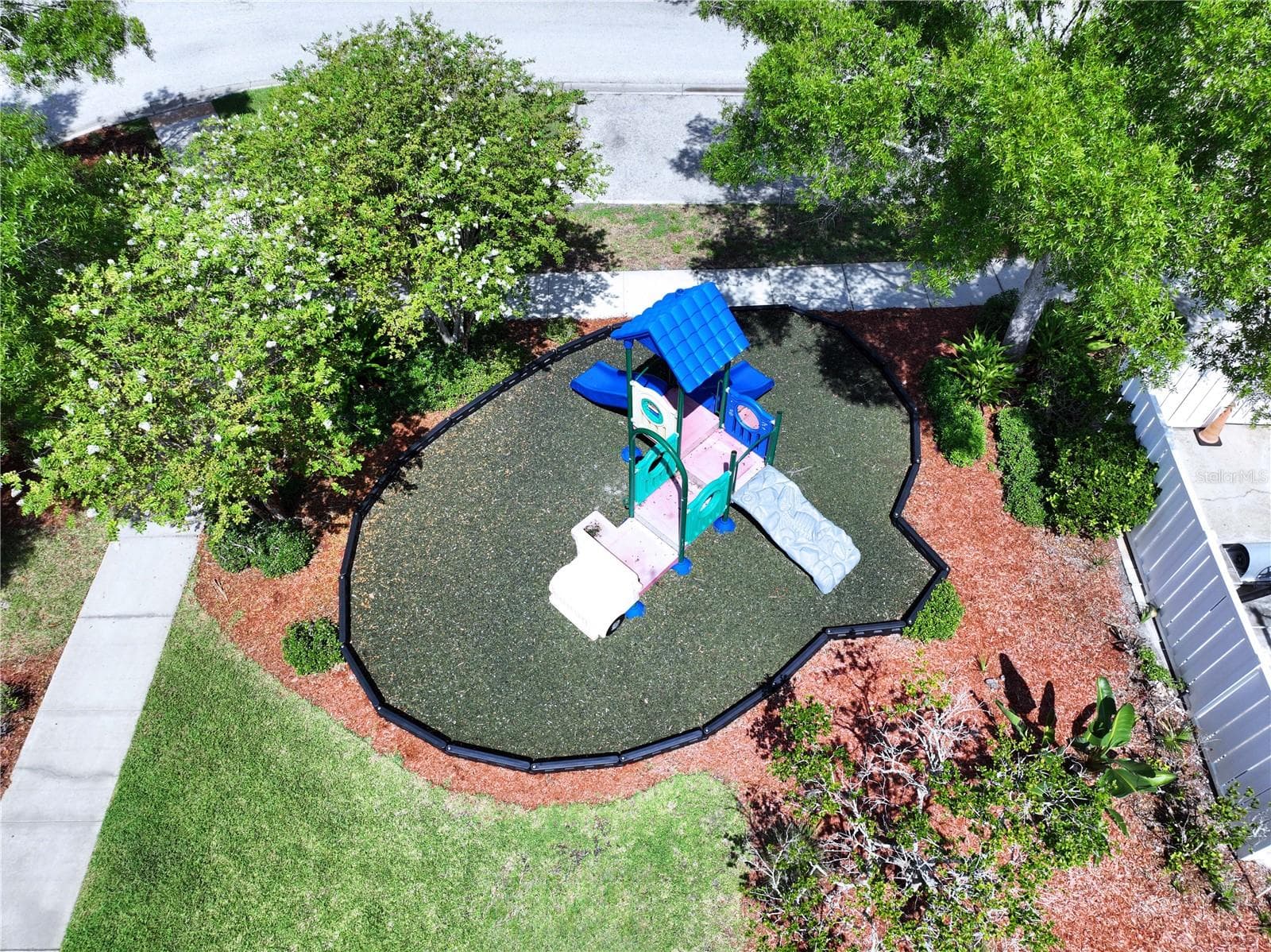 Townhouse at 12207 COUNTRY WHITE CIR, TAMPA, photo 33 of 37