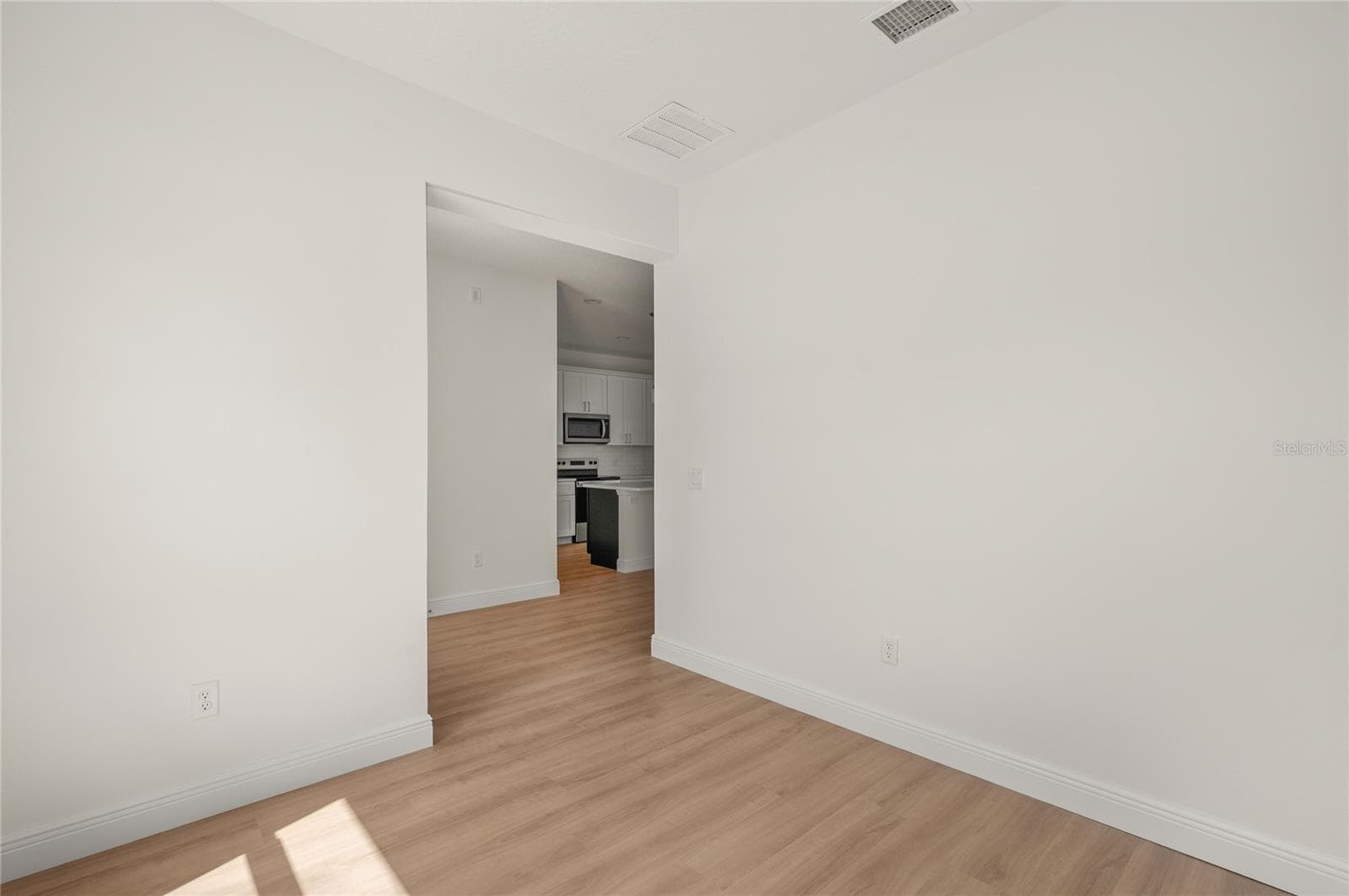 Single Family Residence at 132 11TH AVE, OSTEEN, photo 7 of 39