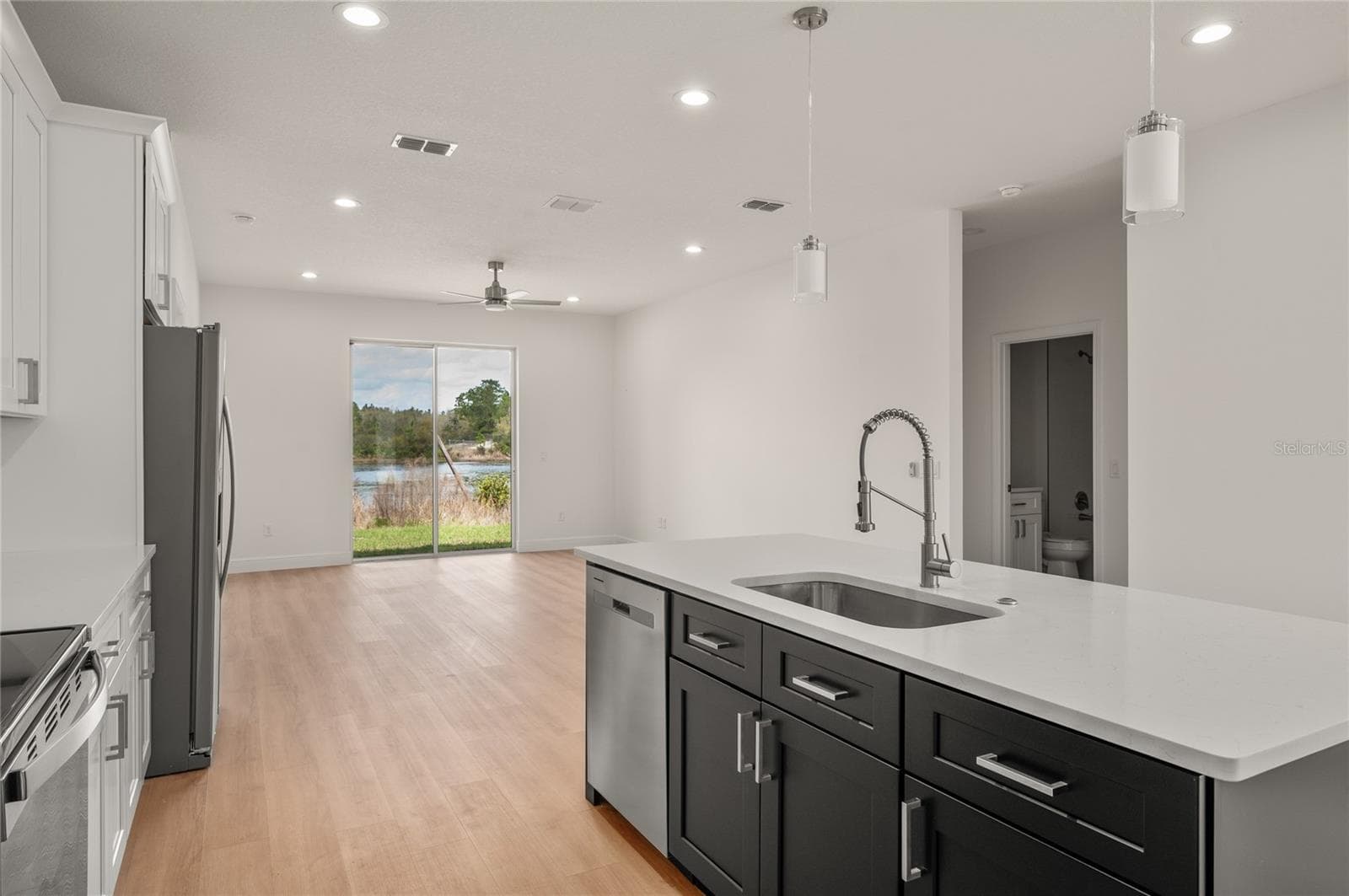 Single Family Residence at 132 11TH AVE, OSTEEN, photo 13 of 39