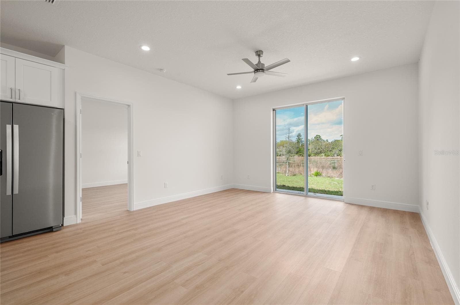 Single Family Residence at 132 11TH AVE, OSTEEN, photo 16 of 39