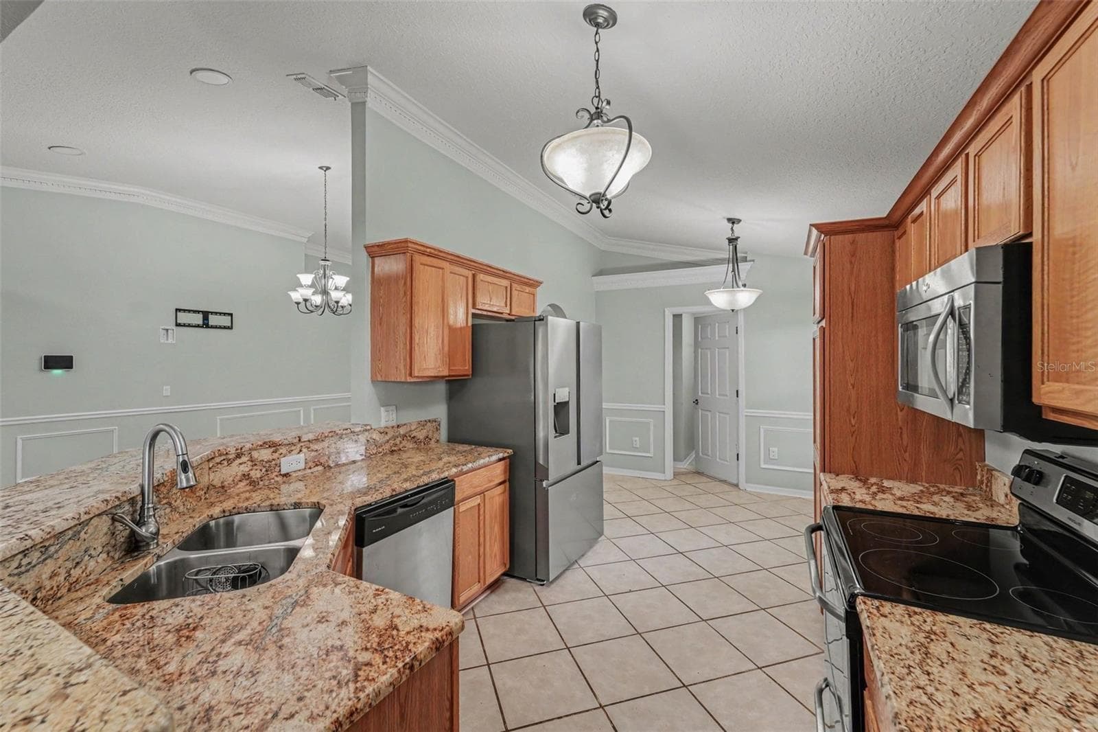 Single Family Residence at 817 LAKE DOE BLVD, APOPKA, photo 13 of 30